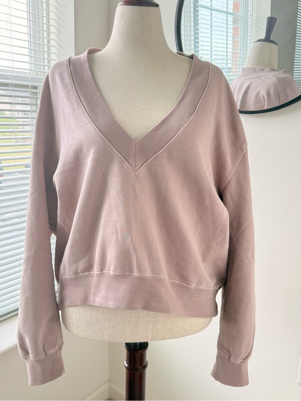 SKIMS V-Neck Pullover in Dusty Mauve